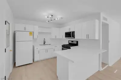 4313 El Conlon Avenue Kitchen
