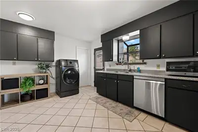 2210 Tank Road Kitchen