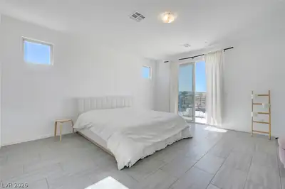 699 Glowing Horizon Street Primary Bedroom