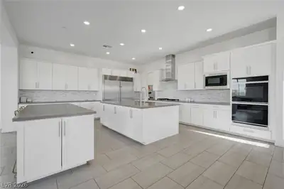 699 Glowing Horizon Street Kitchen