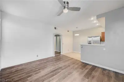 2201 Ramsgate Drive 911 Living Room