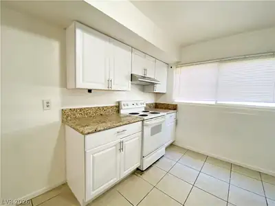 1904 Rexford Drive 3 Kitchen