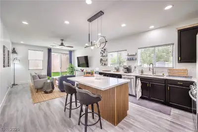 10762 Flame Vine Court Kitchen