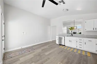 9817 Cross Creek Way Dining Area