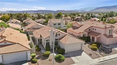 9817 Cross Creek Way, Las Vegas