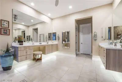 11111 Luna Blanca Drive Primary Bathroom
