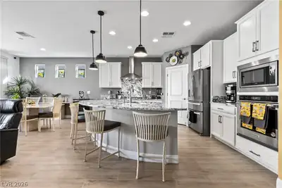 988 Majestic View Kitchen