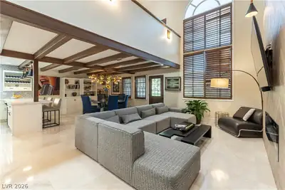 2845 queens courtyard Drive 