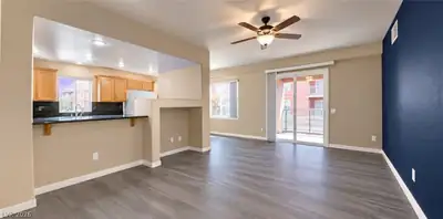 27 East Agate Avenue 202 Living Room