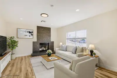 914 Palo Verde Drive Living Room
