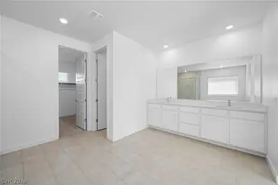9992 Decano Ridge Street Primary Bathroom