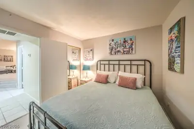 2812 Deep Water Circle Bedroom