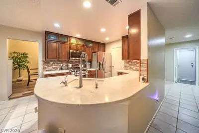 2812 Deep Water Circle Kitchen