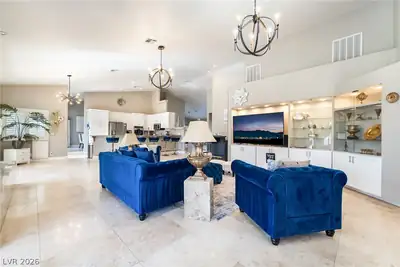 4440 Newell Living Room