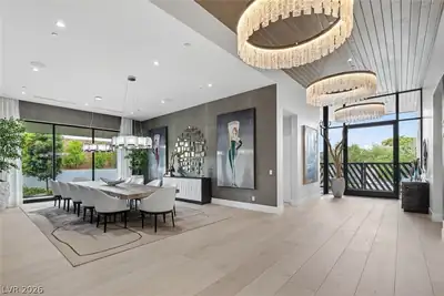43 Crested Cloud Way Dining Area