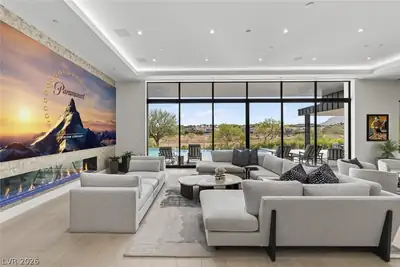 43 Crested Cloud Way Living Room