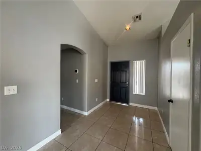 5033 Vista Del Rancho Way Entrance Foyer