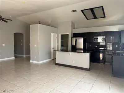 5033 Vista Del Rancho Way Kitchen