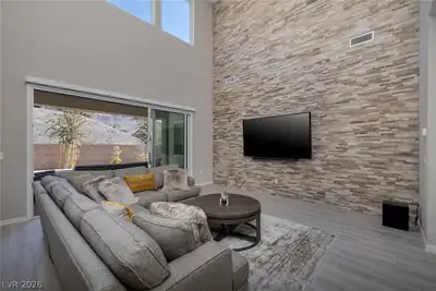 12 Hilltop Crest Street Living Room