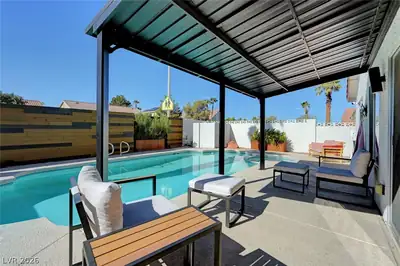 2547 Wolverton Avenue Patio