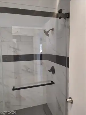 2005 East Oakey Boulevard Bathroom