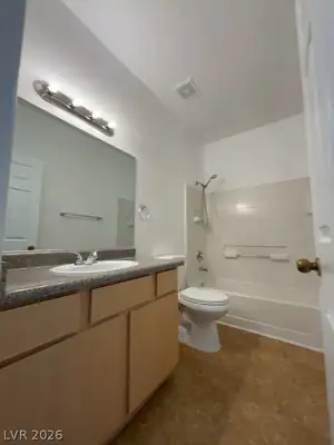 4915 East Russell Road 151 Bathroom