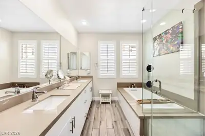 11423 Gravitation Drive Primary Bathroom