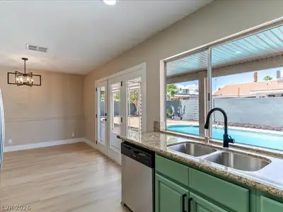 5282 Stampa Avenue Kitchen
