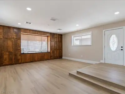 5282 Stampa Avenue Living Room