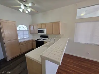 3125 North Buffalo Drive 2104 Kitchen