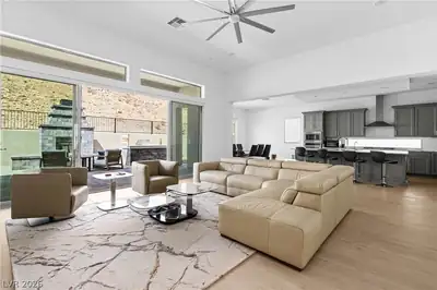 153 Mirage View Drive Living Room