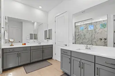 153 Mirage View Drive Primary Bathroom