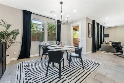 848 Riverlawn Place Dining Area