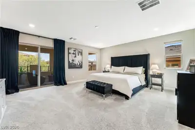 848 Riverlawn Place Primary Bedroom