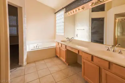 1216 Palmares Court Primary Bathroom