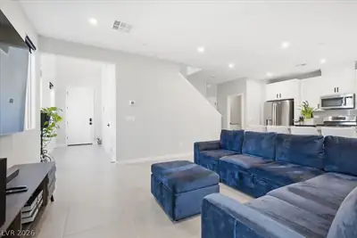 9276 Litvin Street Living Room