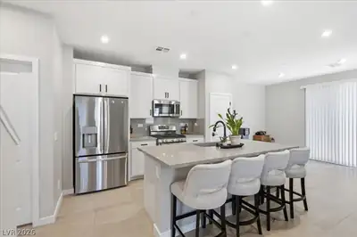 9276 Litvin Street Kitchen