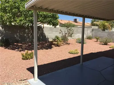 5219 Willowdale Court Yard