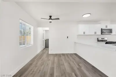 2204 Dune Drive Dining Area