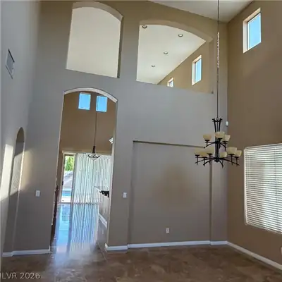 5122 MASOTTA Avenue 0 Living Room