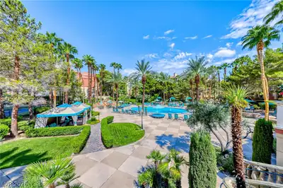 270 FLAMINGO Road 120 Pool