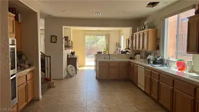 10401 Grassyrock Court, Las Vegas, NV 89129 Kitchen