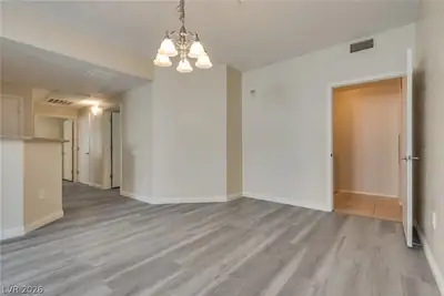 6868 Sky Pointe Drive 1051 Dining Area