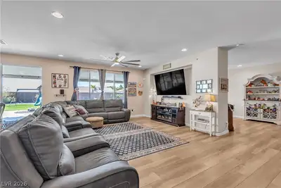 9511 Star Vista Court Living Room