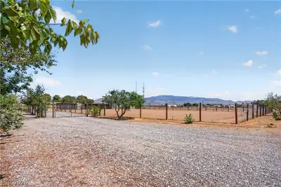 3460 East Navajo Boulevard Yard