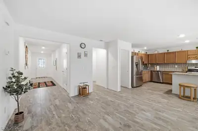 3611 East Garfield Drive Kitchen