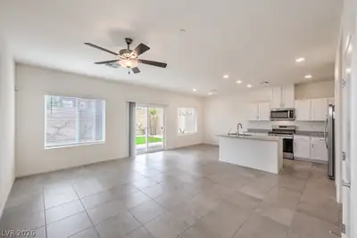 10915 Bristol Park Avenue Living Room