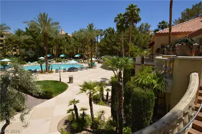 270 East FLAMINGO Road 435 Pool