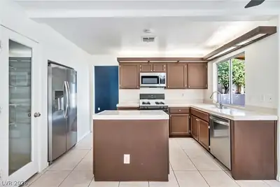 1402 Rim Fire Circle Kitchen