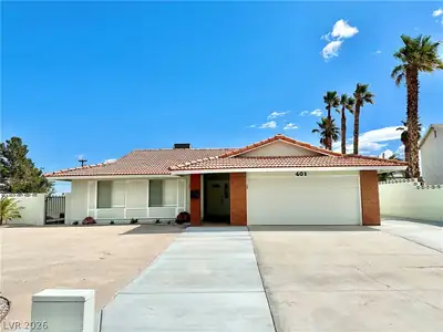 401 Holcomb Circle 